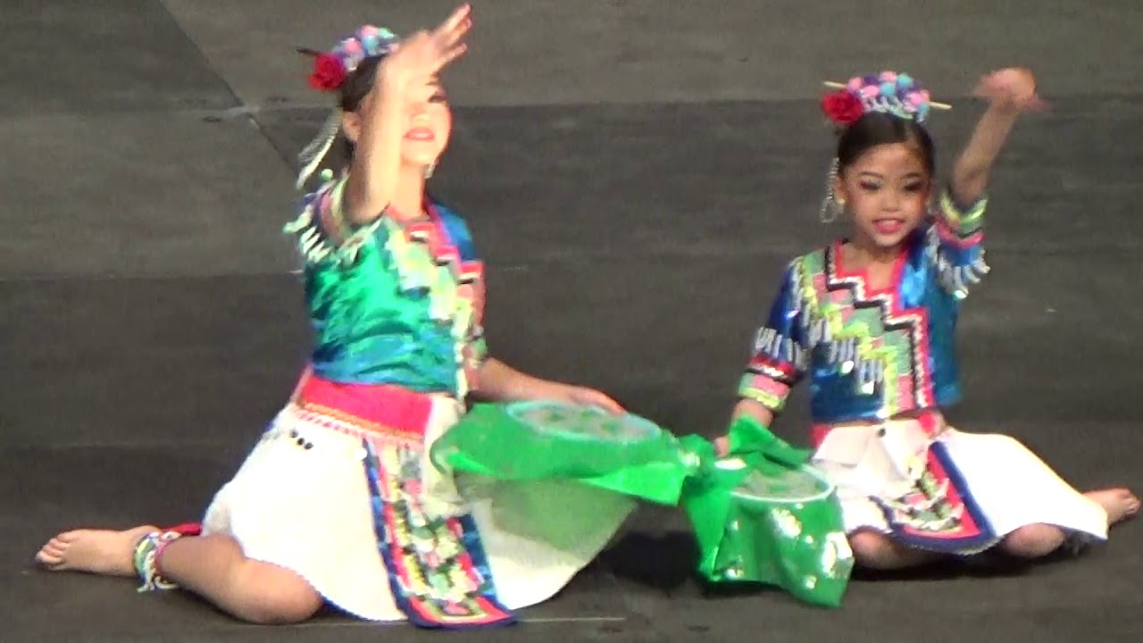 vulkee 2017 2018 MN Hmong New Year: Hmong Dancers 1