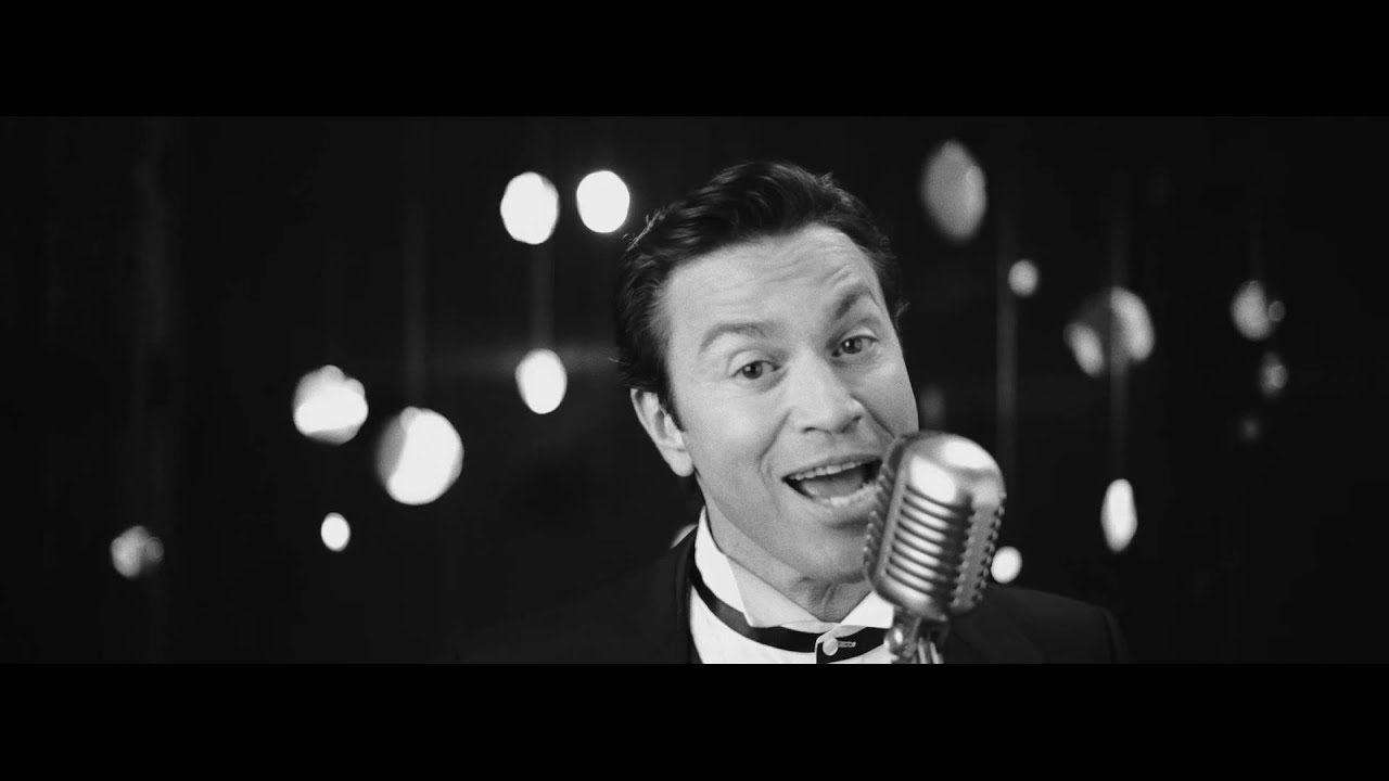 MARIO FRANGOULIS - JINGLE BELLS - OFFICIAL MUSIC VIDEO