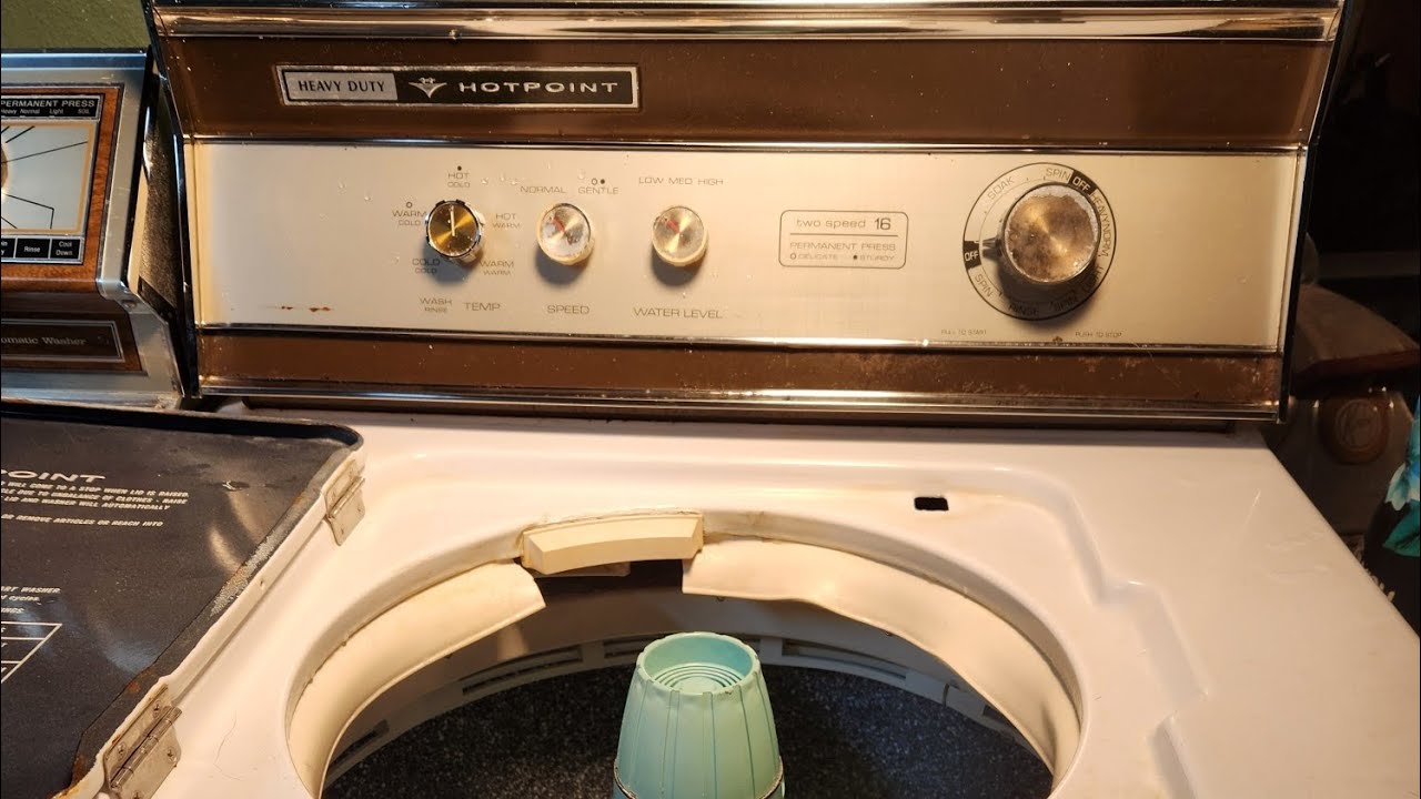 Full Cycle- ~1970 Hotpoint WLW26201 automatic washer washing a load of dark clothes