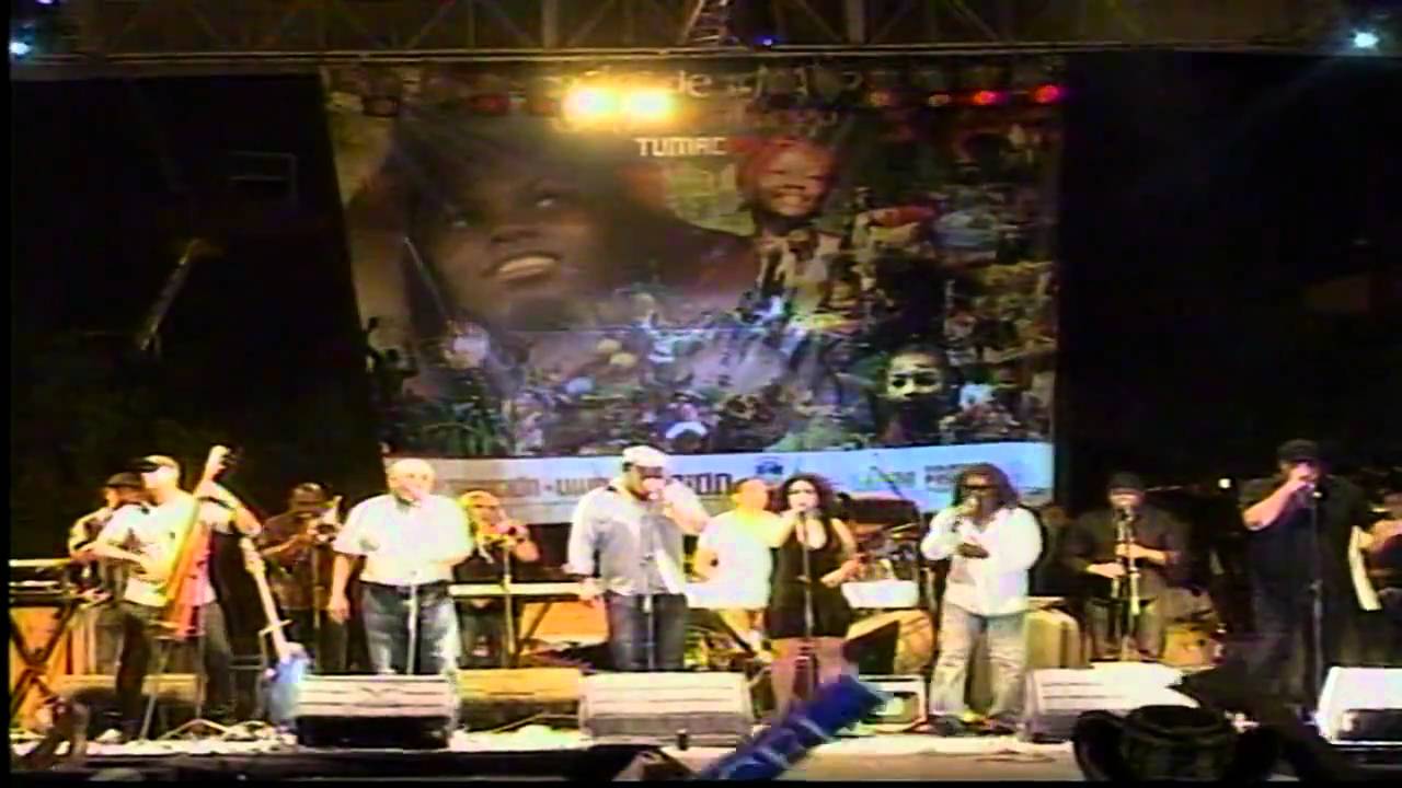 carnaval de tumaco 2011 - los van van 03  SI NO TE QUIERES TU