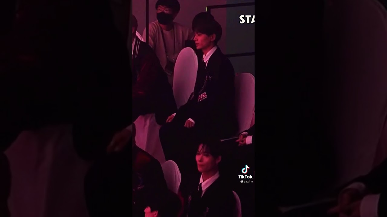 Enhypen and Stray Kids interact at AAA