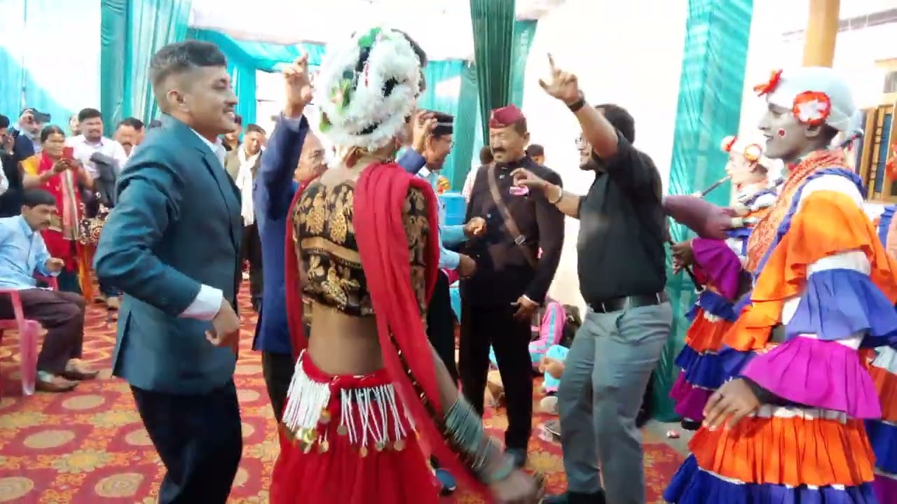 Chote bhai ki saddi m choliya dance family ke saath 