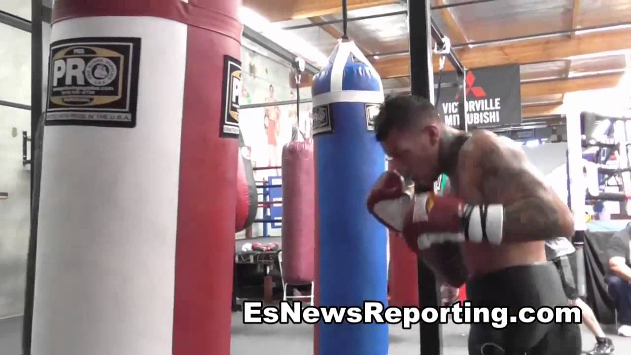 Gabe Rosado using Pro Boxing Supplies gear