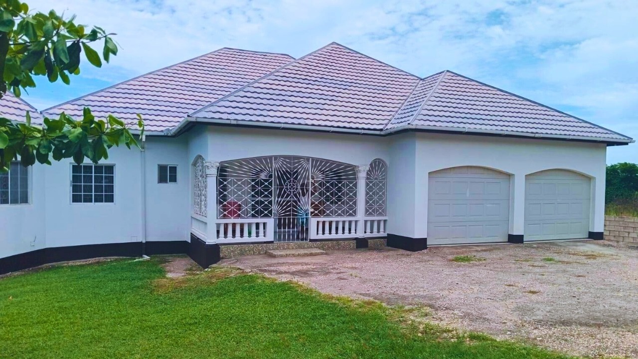 SPACIOUS 8 Bedroom 8 Bathroom House For Sale At Cardiff Hall, Runaway Bay, St Ann, Jamaica