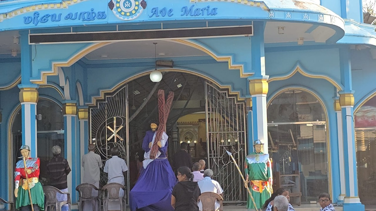 கார்மேல் மாதாகோவில் அழகும் அங்கு இடம்பெற்ற  பக்தியான சிலுவைப்பாதையும்