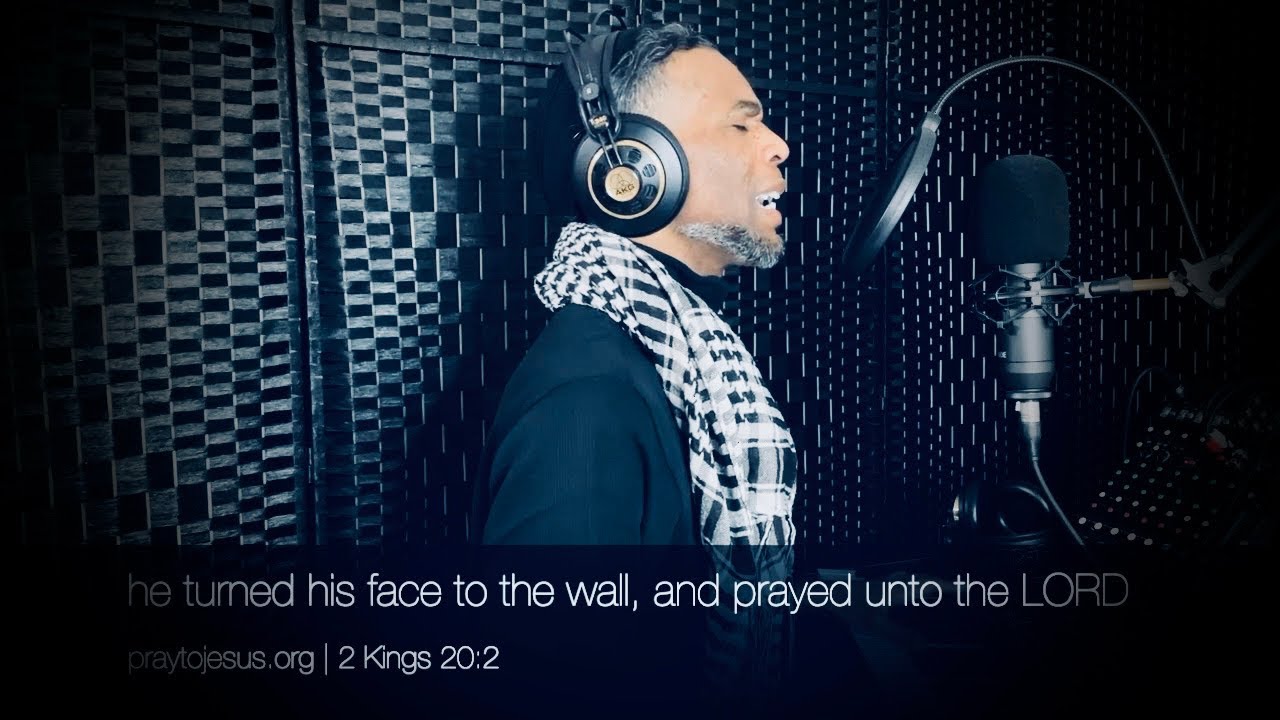 “CHAMPION” + “More Than Anything” Worship Medley | SingPianoPray