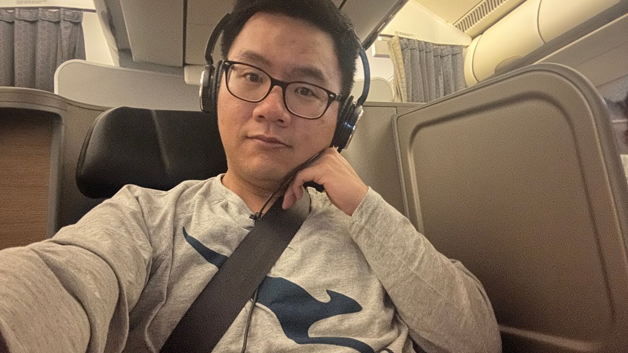 Qantas Business Class to Sydney | Review & Experience