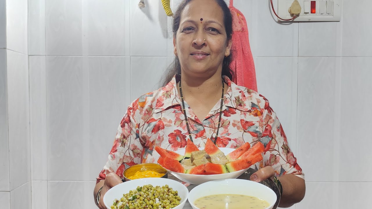 आज महाशिवरात्रीच्या निमित्ताने फराळासाठी बनवले मुगाची भाजी कोण फळाची खीर कोनफळ उकडले आमरस 