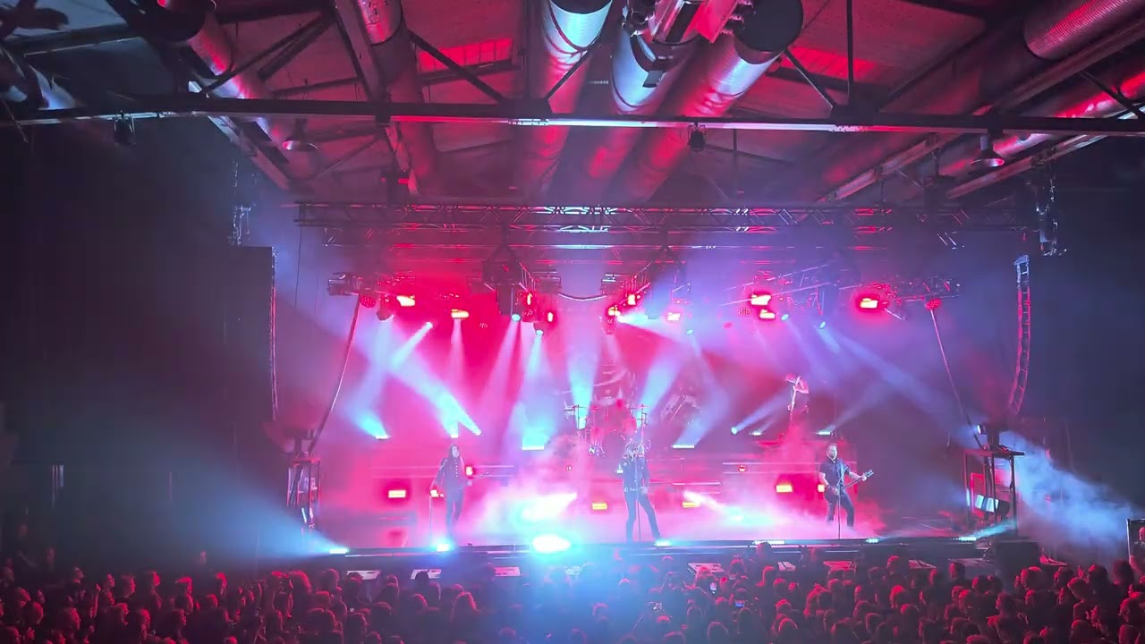 Everything is wunderbar ~ Eisbrecher (15.05.25 - Columbiahalle Berlin)