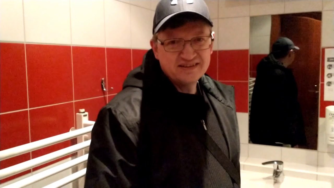 #482. Варшава. Знайшли ключі від входу і поселилися в готель від Шльонської ізби  поряд з NIL.