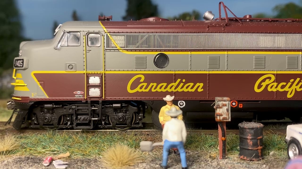 Rapido F7 HO scale locomotive with TWO Scale Sound Systems speakers 