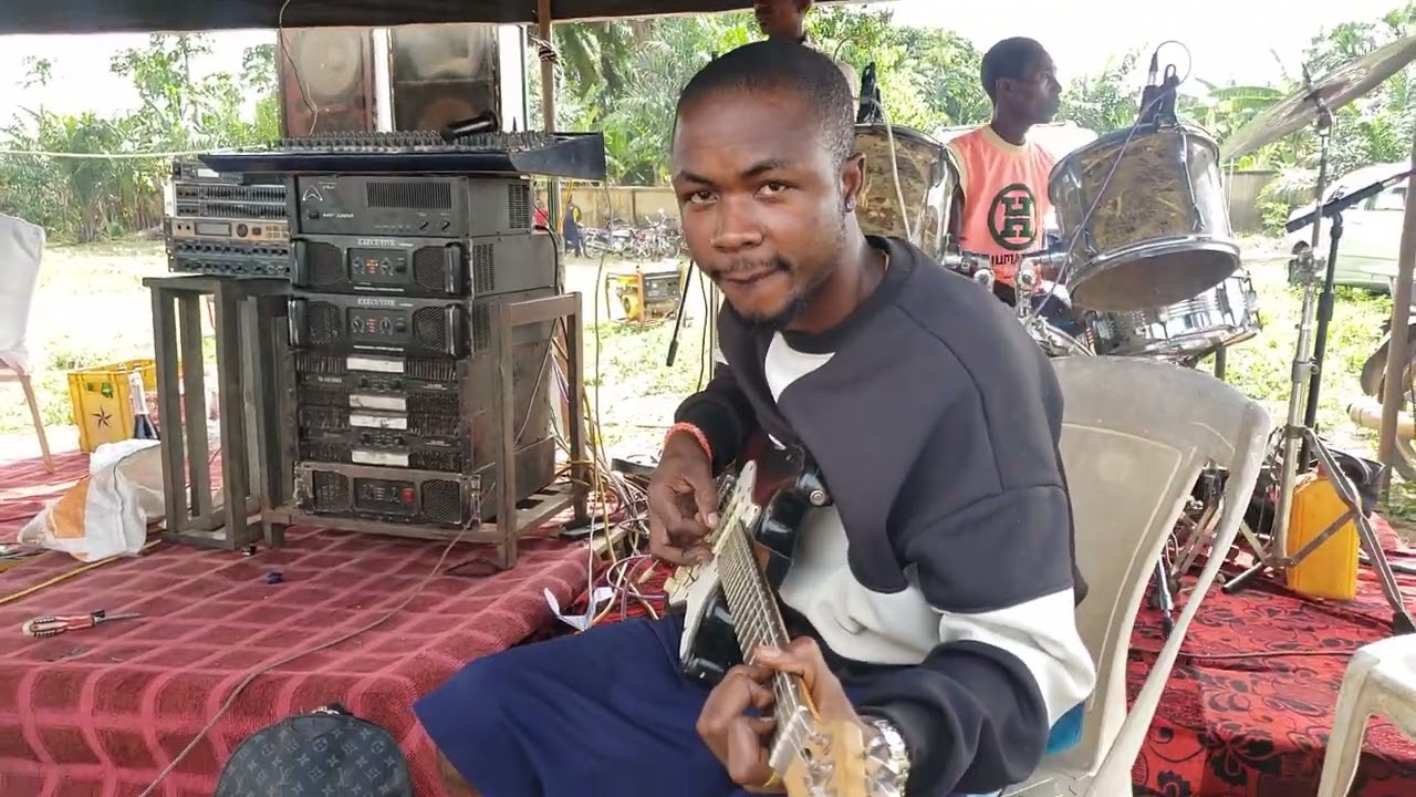 Enjoy this wonderful moment with Sir Eric Enuma 