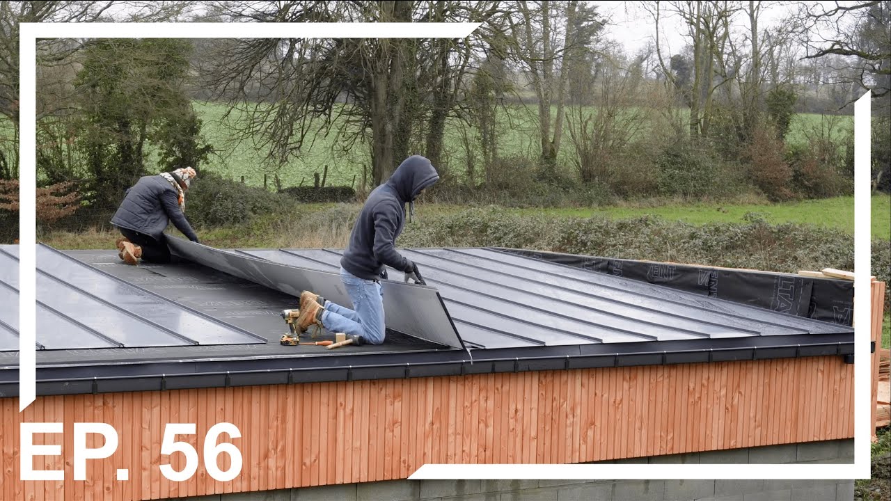 Положили на крышу профлисты и все отлично!