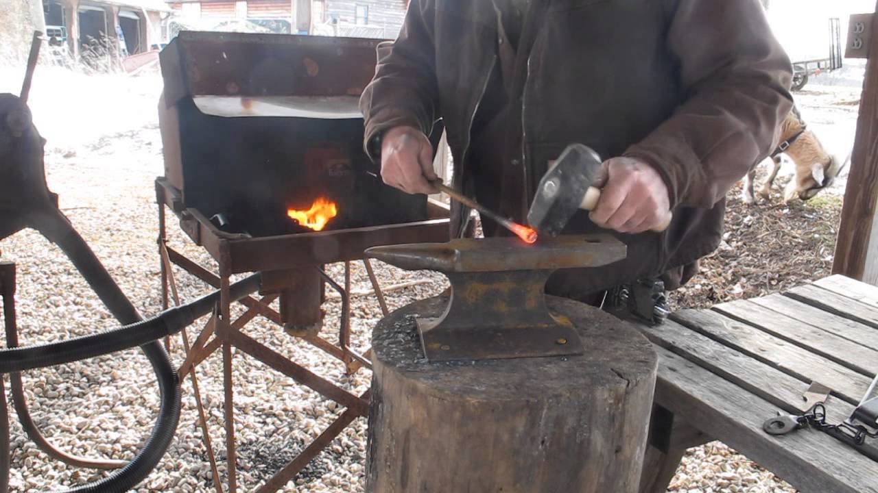 Blacksmithing Part 4 Rounding and Drawing steel to make a Trap Stake
