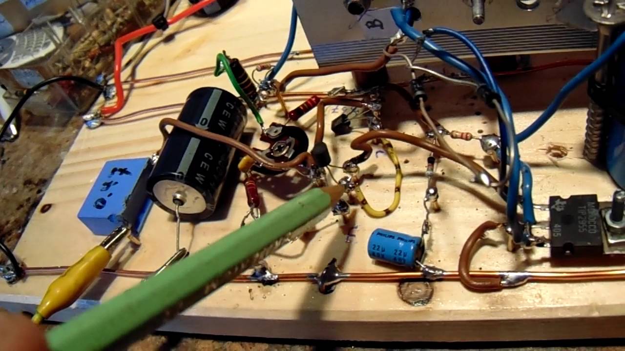 Cross over distortion in audio amplifiers (demo and oscilloscope view) part 1
