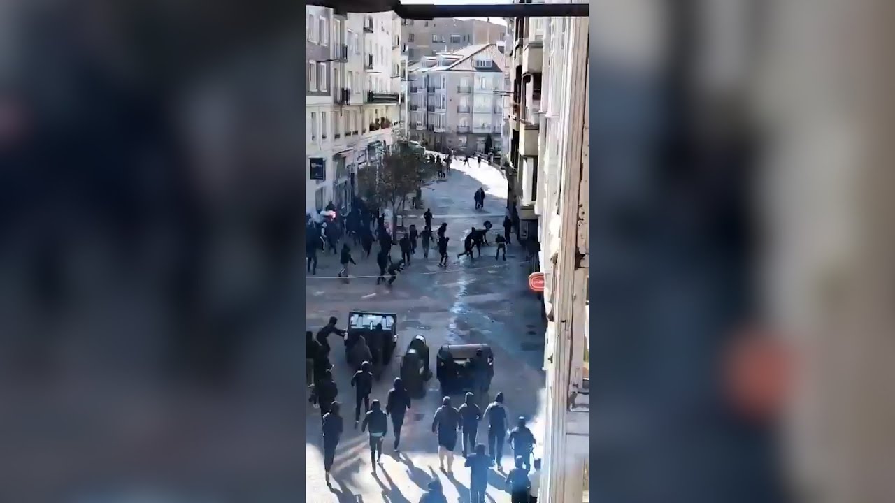 Disturbios en Vitoria durante un acto de La Falange por el 12 de octubre
