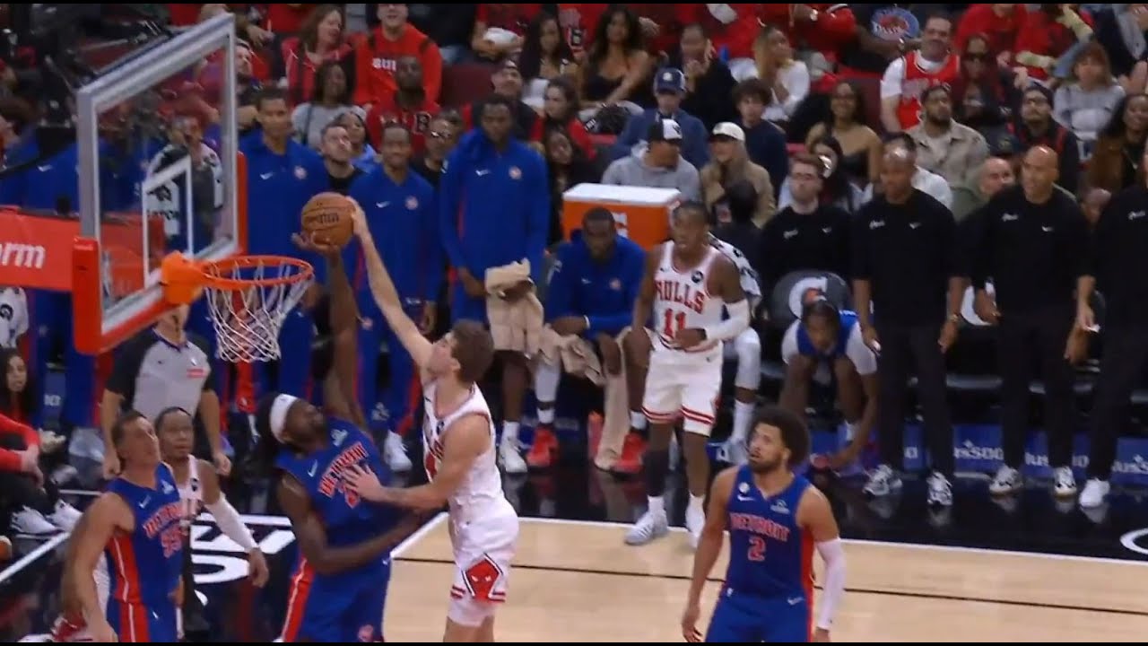 Matas Buzelis with the thunderous poster dunk on Isaiah Stewart - 10/22/25