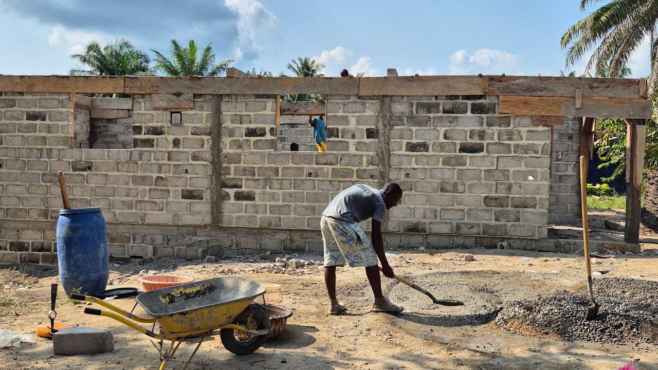 The walls are going up, Day 19 #Gbarnga, Bong County, Liberia🇱🇷
