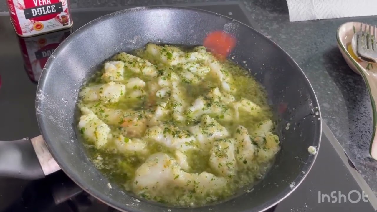 Bacalao al ajillo y pimentón