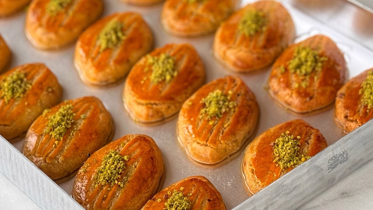 BAYRAMA BU TATLIYI YAPIN TÜM ÖVGÜLERİ KAPIN❗ ŞERBETİNİ TAM ÇEKEN TAM KIVAMINDA FISTIKPARE TARİFİ 😋