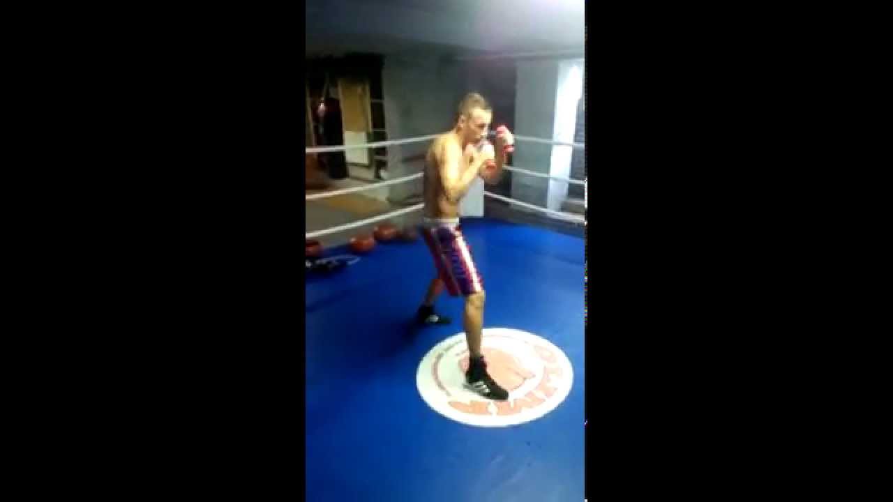 Tomasz Kr&oacute;l-przygotowania do debiutu na zawodowym ringu.