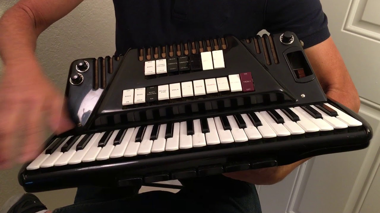 Acordeon Cordovox Super V    ((( Vendida)))
