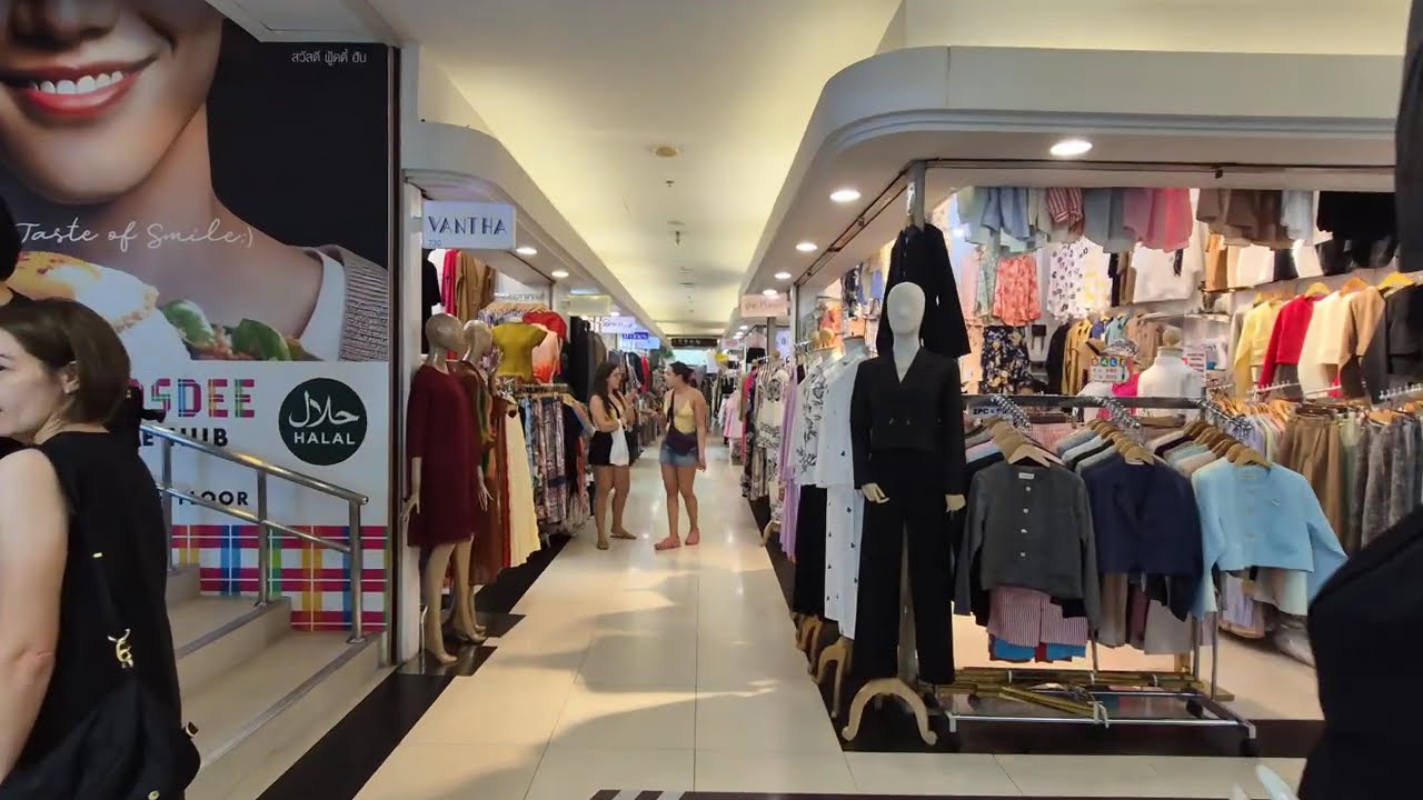 🇹🇭 Platinum Fashion Mall In Bangkok.  3 and 4 Floor, Thailand, December  2025.