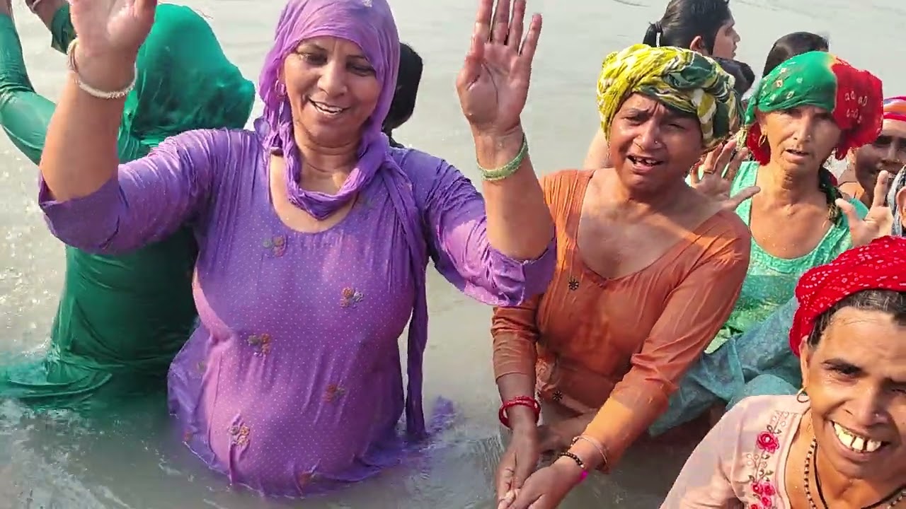 चीन ताई ने किया बहनों के साथ गंगा स्नान हरिद्वार,🐛🪱🔥🗾🙏