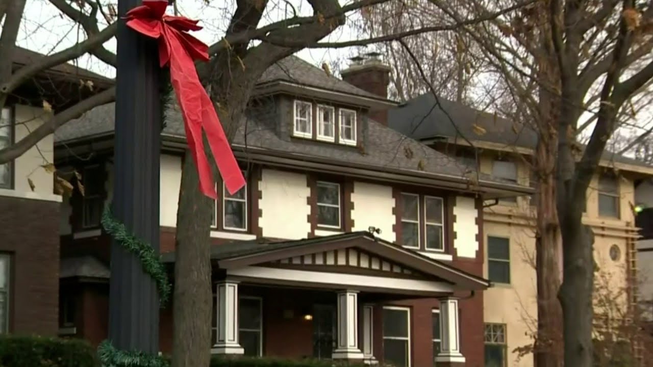 Enjoy the Boston-Edison Holiday Home Tour from the comfort of your own home this year