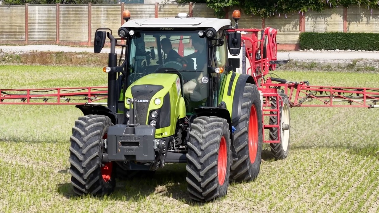 Claas Arion 460 | Treatment on rice