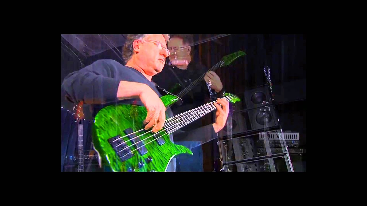CARVIN / B24 BRIAN BROMBERG plays 
