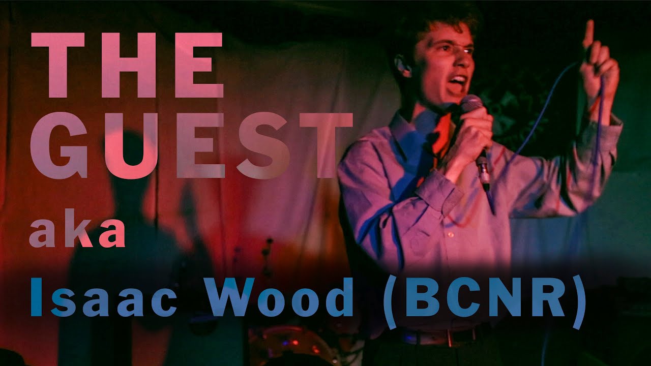 The Guest, он же Айзек Вуд из Black Country, New Road, выступление в The Windmill. Июль 2018 г.