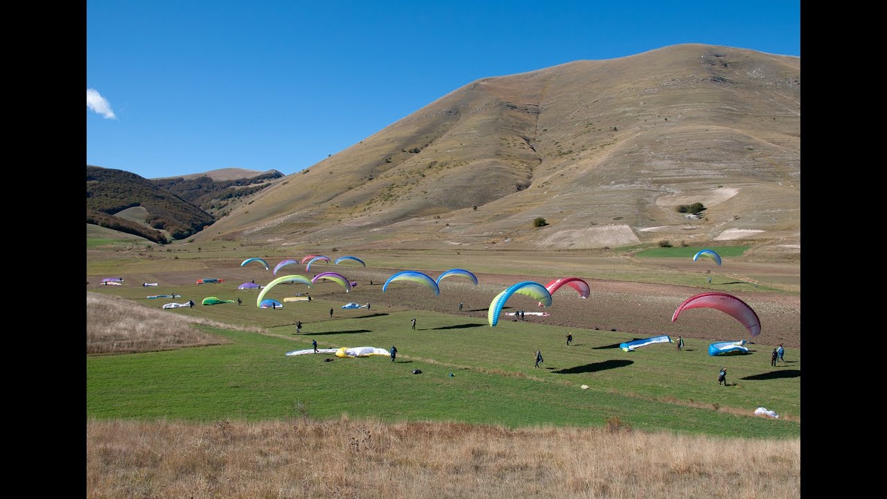 Castelluccio 2020 - Paragliding Moments- 6 days in 8 minutes