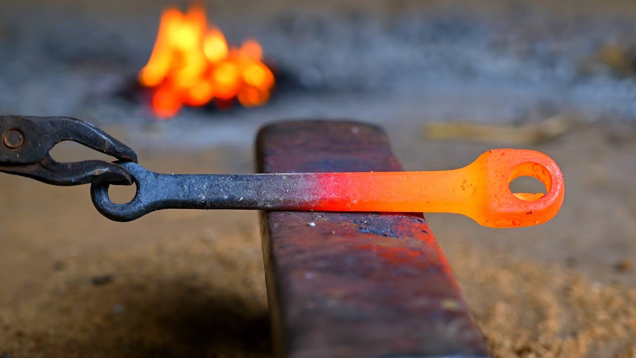 Making a knife from a bicycle gear pedal | How to make a knife | Blackmith