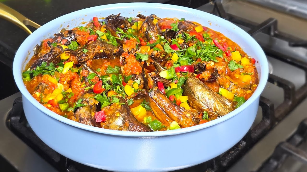 HOW TO PREPARE SIMPLE PEPPERED SMOKED FISH /STRICTLY DISHES BY B 