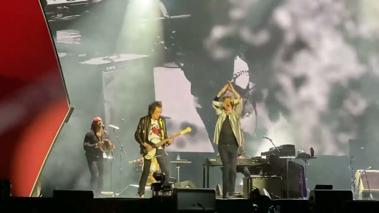 The Rolling Stones - Paint it Black - Paris - 23.Jul.2022