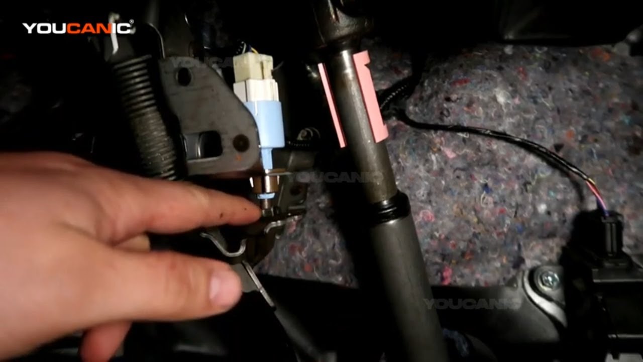 2013-2018 Toyota Rav4 - Brake Light Switch Replacement