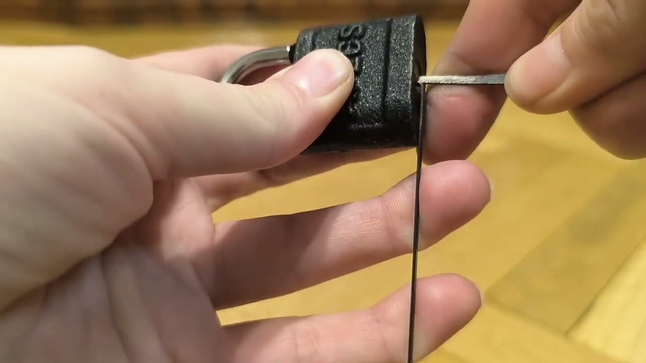 Вскрываем замки без ключей!