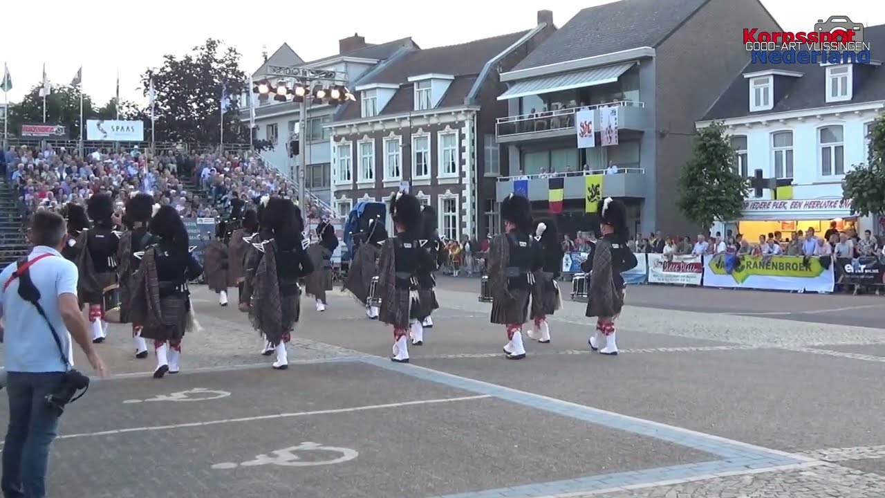Dutch Pipes and Drums tijdens taptoe Hamont 2022