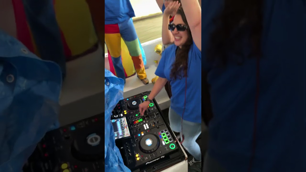 Canal Pride Utrecht 🌈🤩 #djlamisteriosa #lamisteriosa #pridemonth #utrechtpride #canalpride #queer