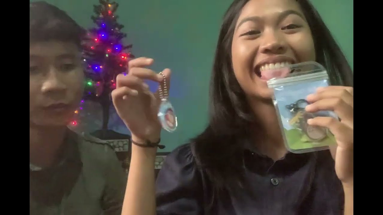 Just us, Christmas, and gifts 🎁🤍