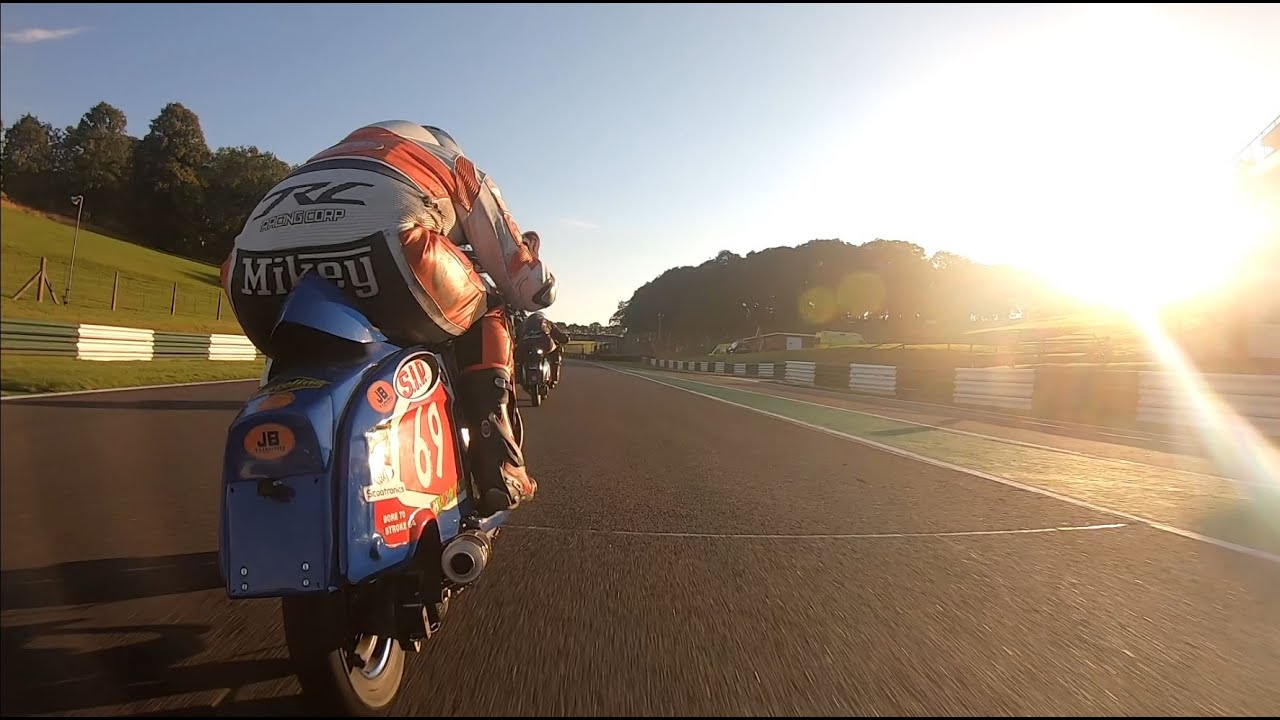 DANCING with the MONSTERS in Cadwell Park - Hornet Pk - BSSO Championship