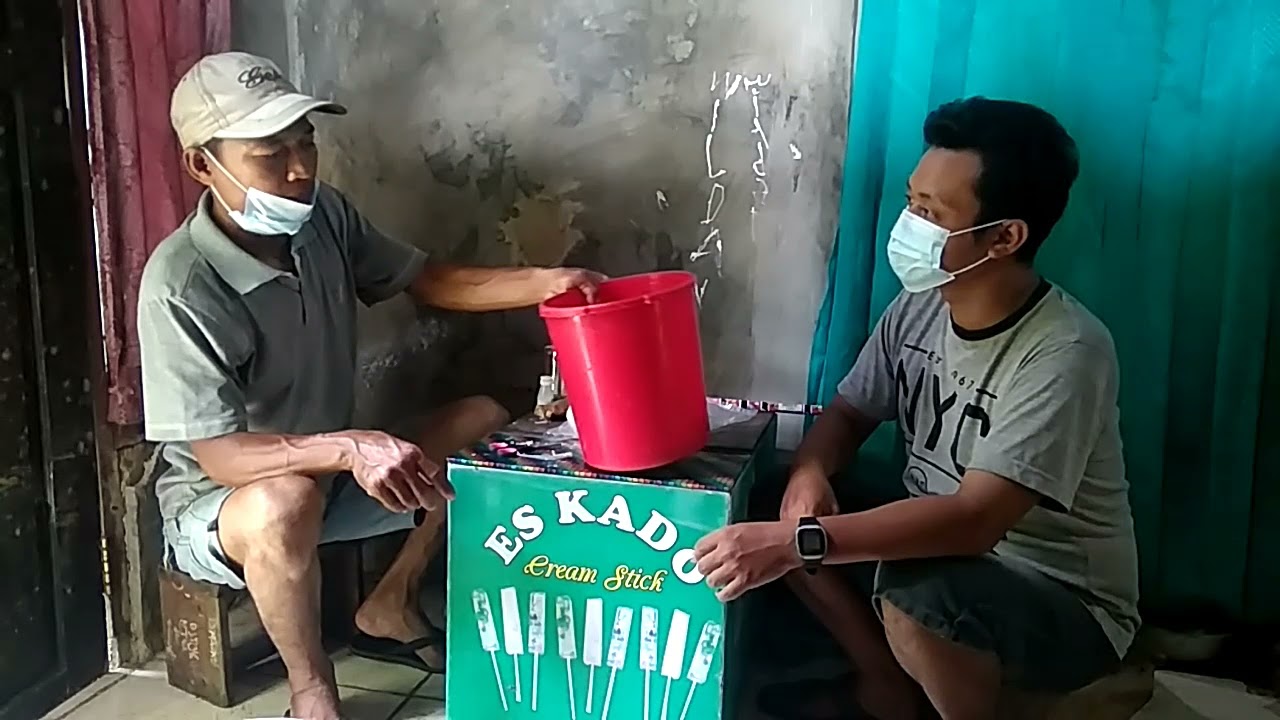 Cara membuat es kado sama pak TRIMAN semua serba manual- Sugi K.A