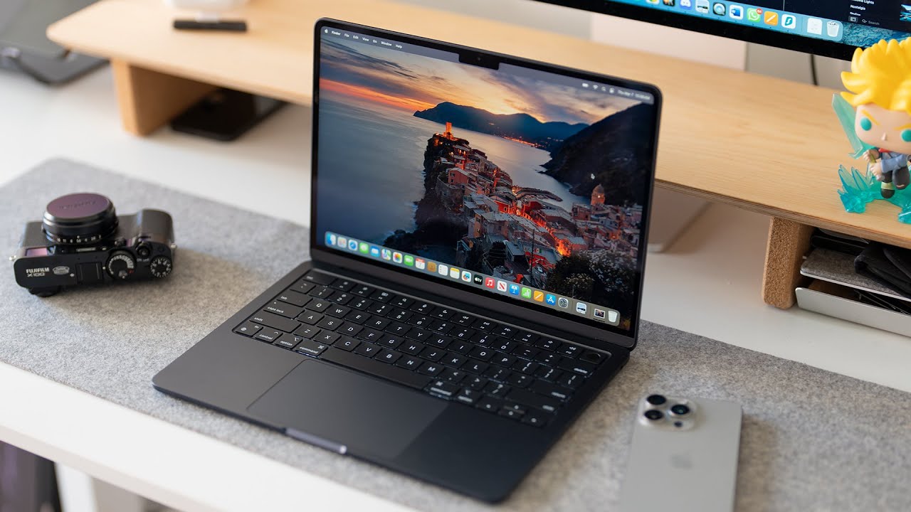 NEW M3 MacBook Air - Which One Should YOU Buy? (Color, Specs, Size and More)