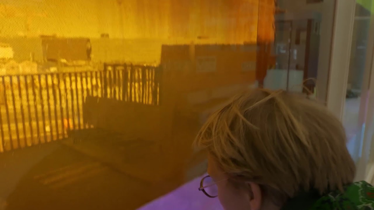 Alexander Tovborg &ndash; Glasmosaik i lufthavnen