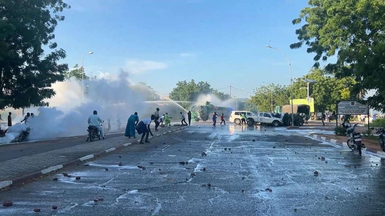 Clashes erupt between opposition candidate's supporters and Cameroonian security forces | AFP