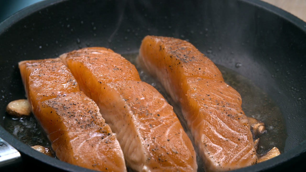 #Lachsfilet mit Wei&szlig;weinschaum und #Knusperhanf - Grinland Duesseldorf // Kochen mit #Hanf