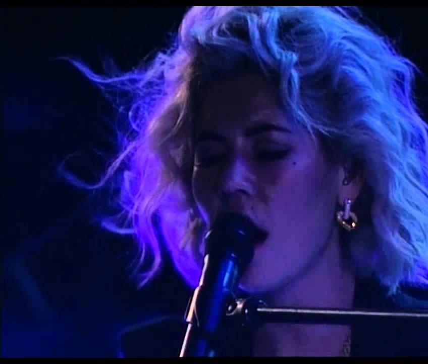 (HD) Marina and the Diamonds - Obsessions (Paredes de Coura Festival 19/08/2011) 8