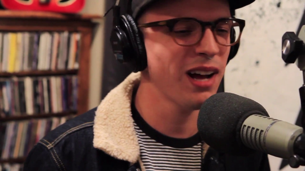 James Droll - Off Beat - Live at Lightning 100