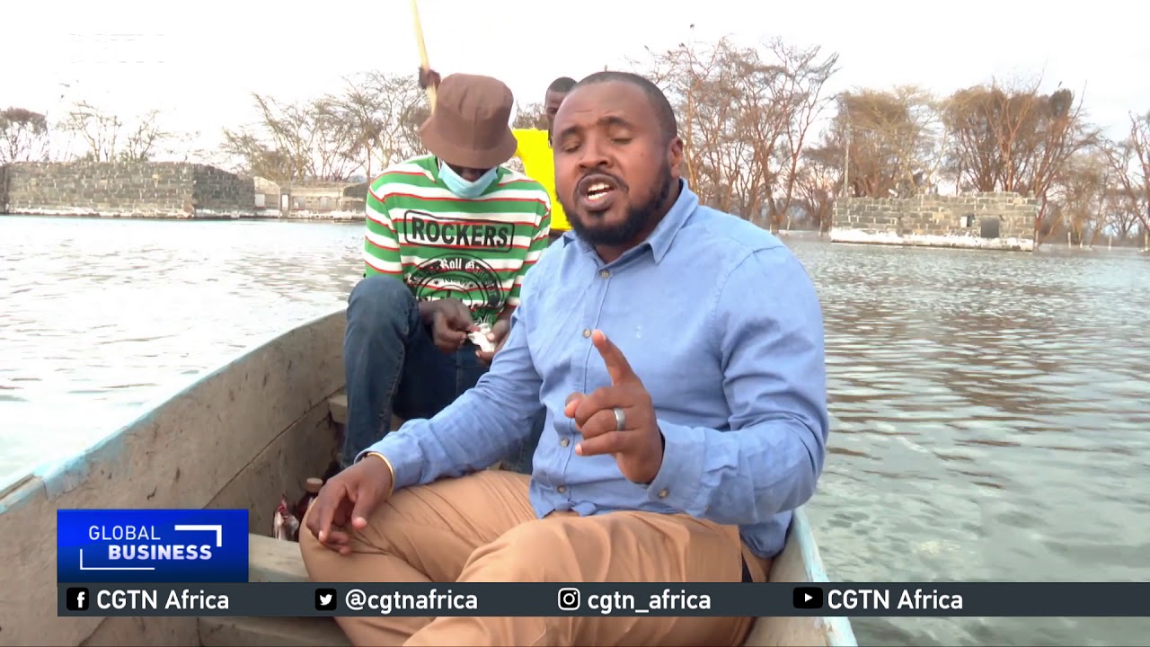 Fishermen refuse to stop trade despite risk of toxins